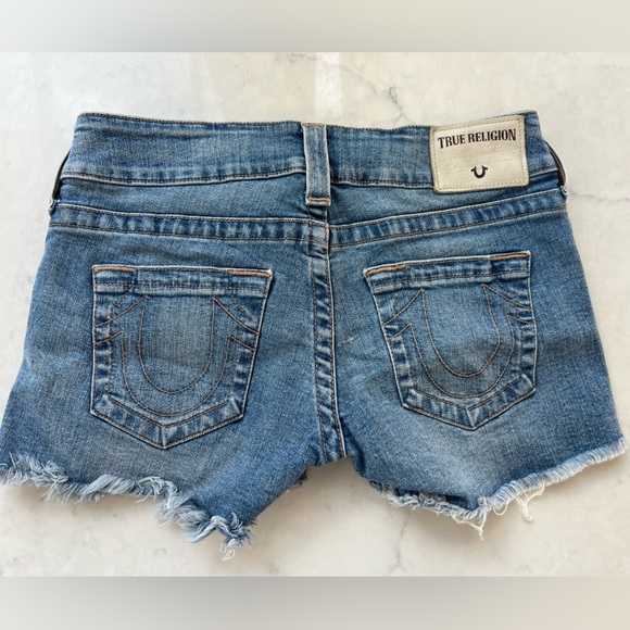 True Religion Y2K Blue Distressed Denim Cut Off Style Shorts with Grommet Slit - Picture 6 of 6